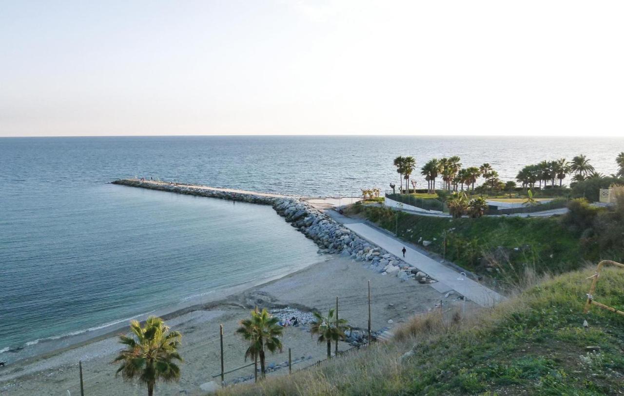 Nice Apartment In Benalmdena Costa With 1 Bedrooms, Wifi And Outdoor Swimming Pool Benalmádena Dış mekan fotoğraf